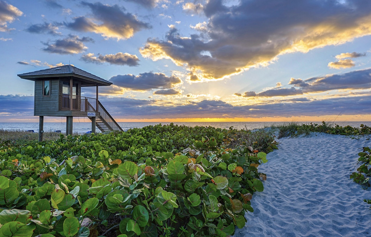 Beautiful Delray Beach sunset with lifeguard tower